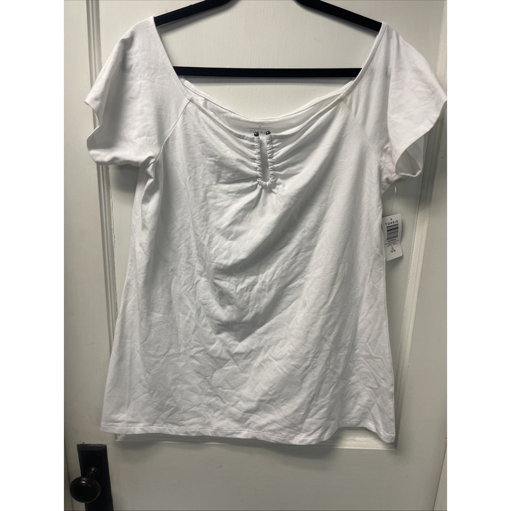 Torrid White Ruched Keyhole Scoop Neck Short Sleeve Top Size 2